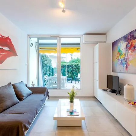 Les Pins D'azur 라그랑모트